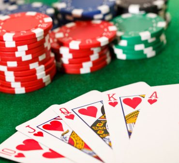 Pentingnya Menggunakan Ruang Poker Online Resmi